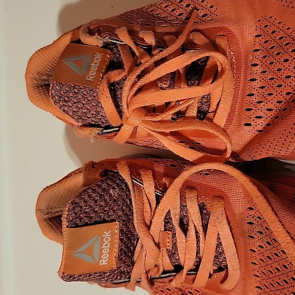 Womens Reebok athletic shoes sneakers size 7.5 coral/orange pink color